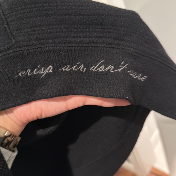 Lululemon Black Wrap - Picture 4 of 4